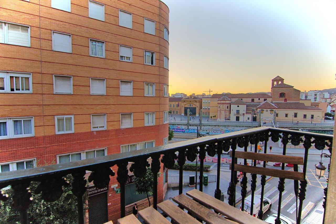 Balcony & Centro Homestay Malaga