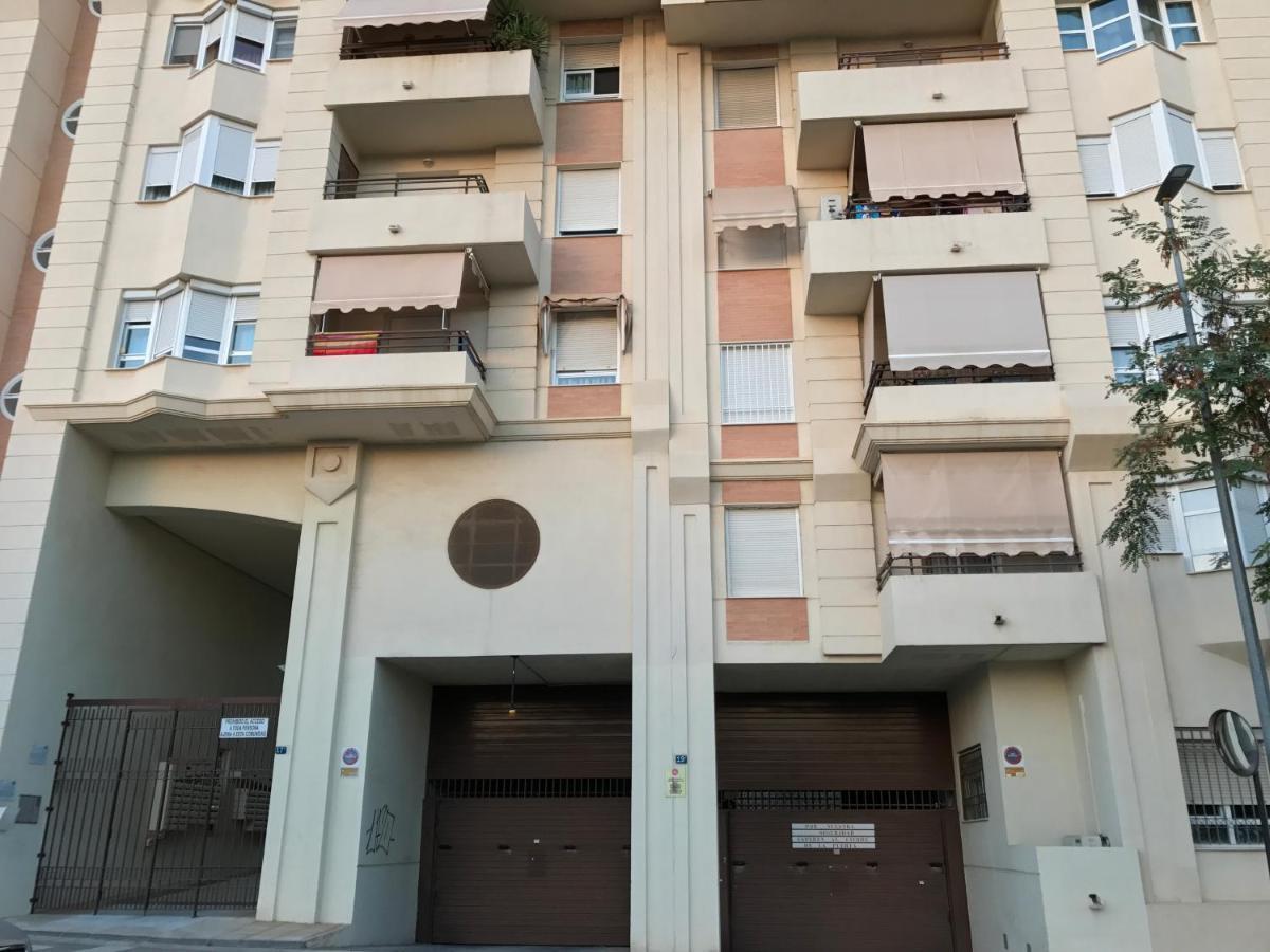 Apartamento Teatinos Con Piscina Espectacular, Aire Acondicionado En Salón-comedor Y Ventiladores En Apartamento Málaga