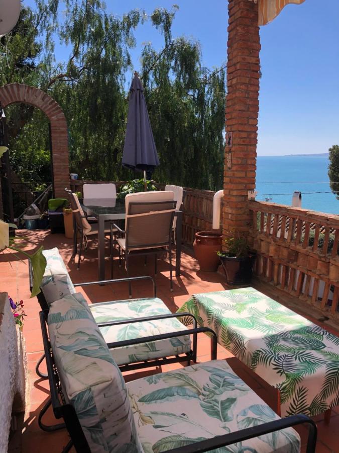 A Home-from-home With Stunning Views Fibre-optic Broadband + Uk And Spanish Tv Apartment Malaga