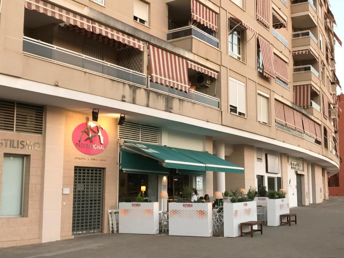 Apartamento Apartamento Teatinos Con Piscina Espectacular, Aire Acondicionado En Salón-comedor Y Ventiladores En Málaga