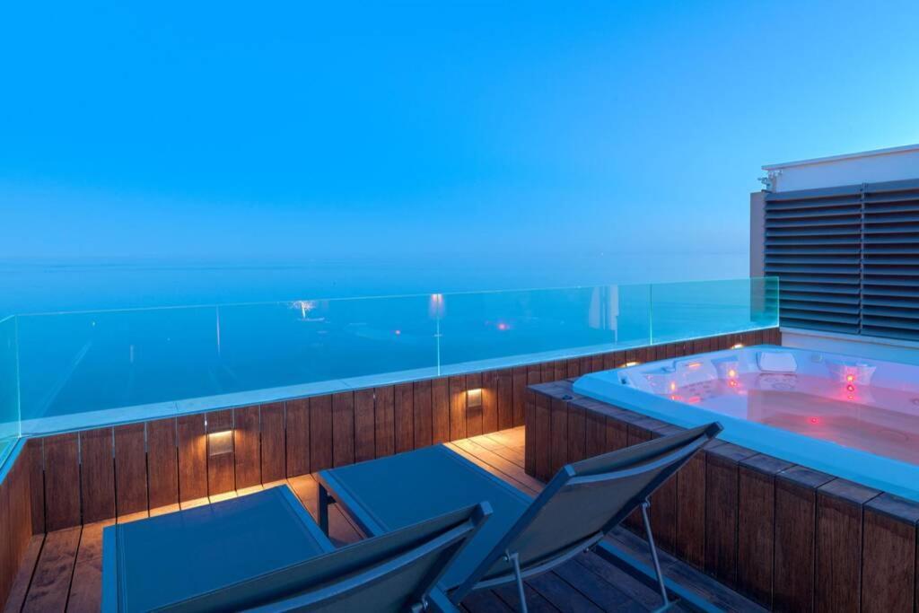 D&r Penthouse On The Beach Malaga