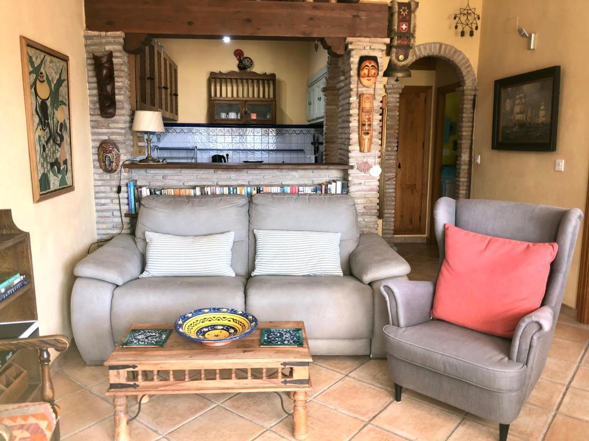 A Home-from-home With Stunning Views Fibre-optic Broadband + Uk And Spanish Tv Malaga
