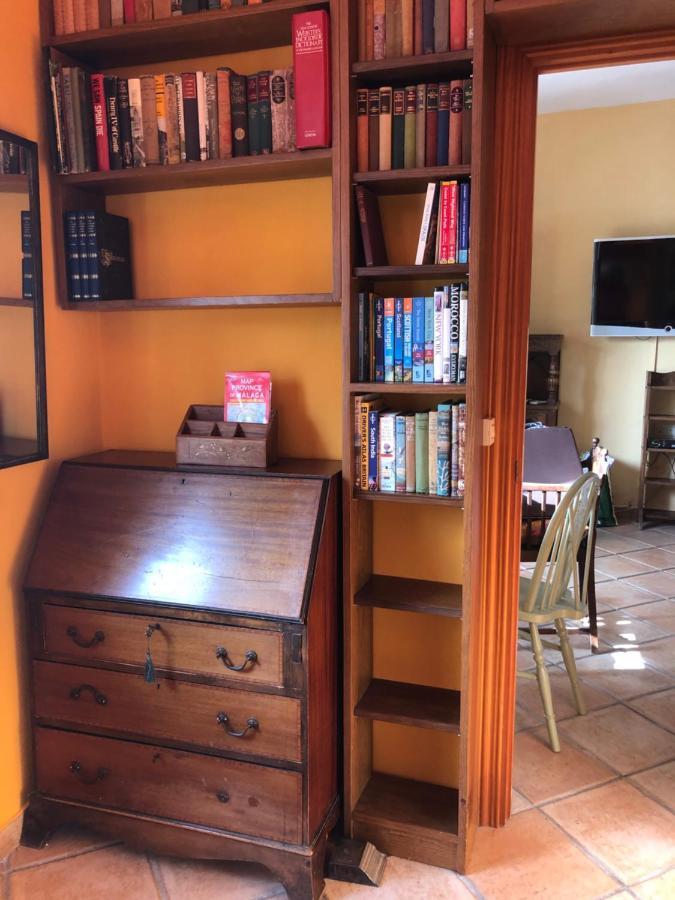 A Home-from-home With Stunning Views Fibre-optic Broadband + Uk And Spanish Tv * Malaga