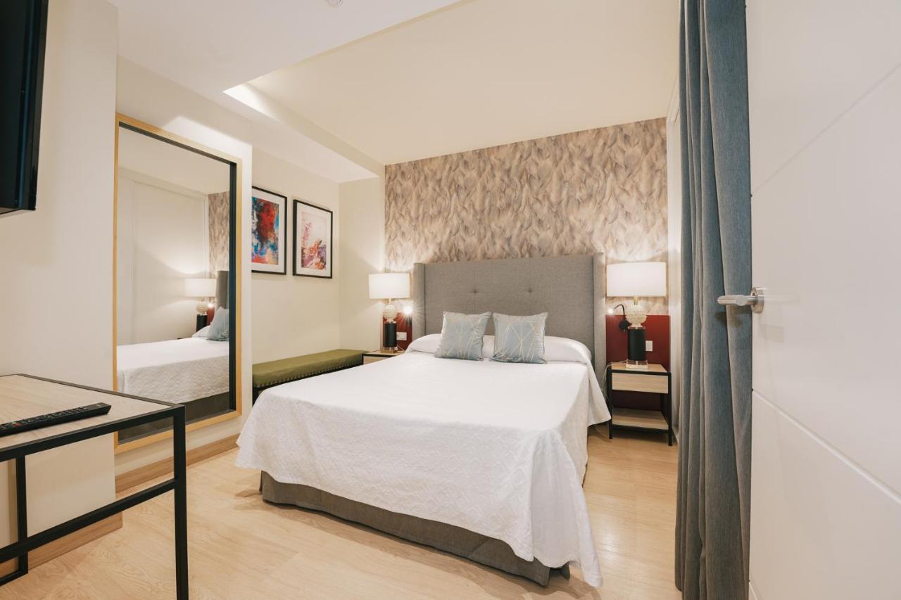 Debambú Atarazanas Apartahotel 2*