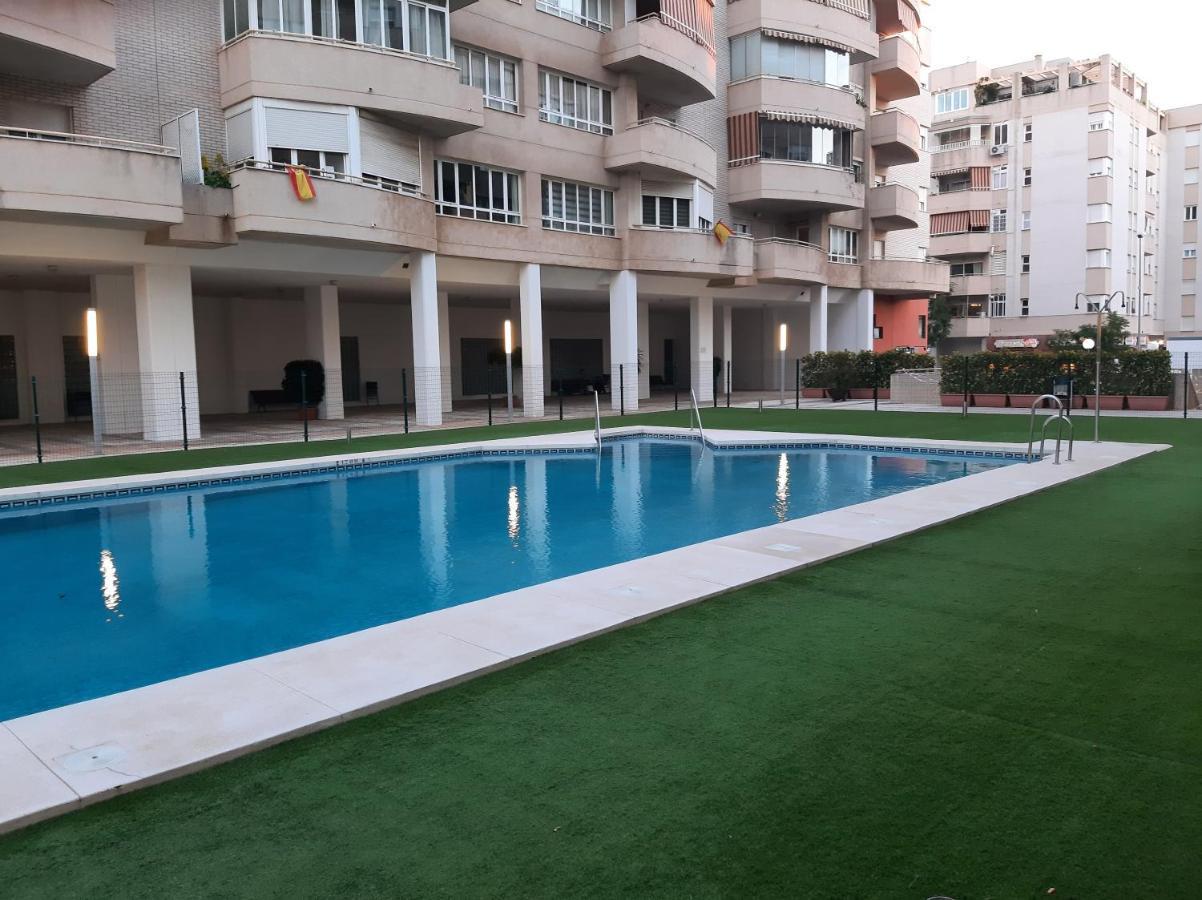 Apartamento Wintowinrentals Teatinos, Metro, Free Parking & Pool. *