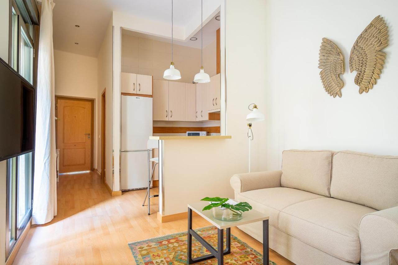 Homeabout Fresca I Apartment