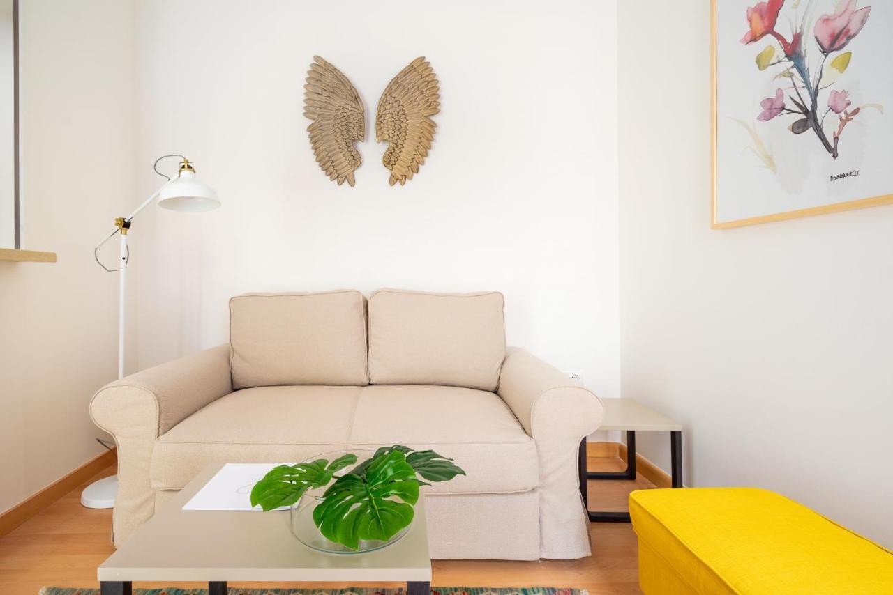 Homeabout Fresca I Apartment