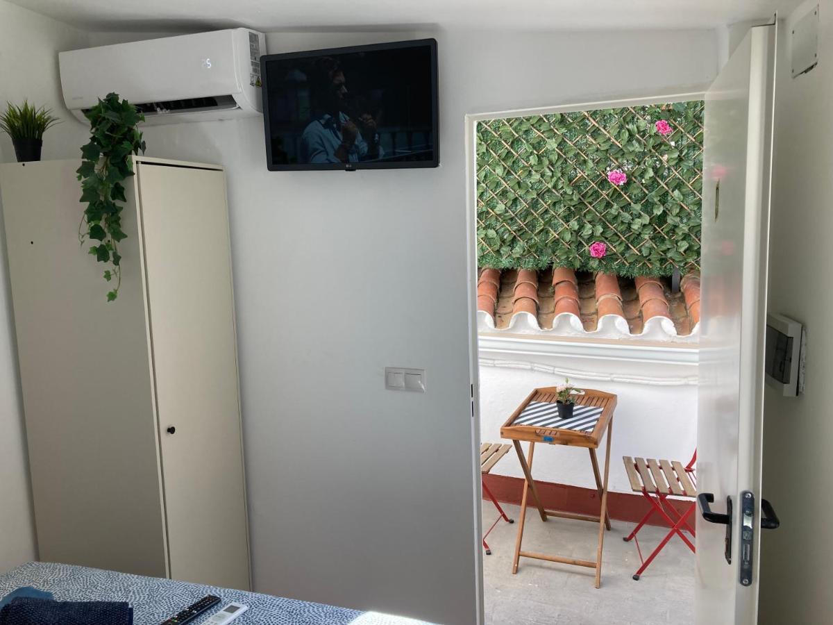 Malagueña Salerosa - Casa Mata De 1 A 4 Con Terraza O Patio Propio