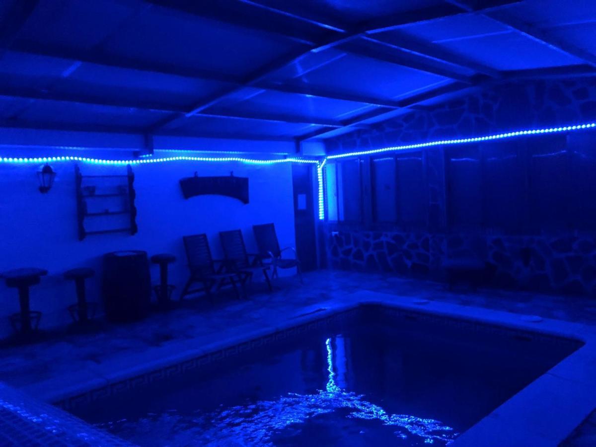 Cristina- Piscina Climatizada Chalet *