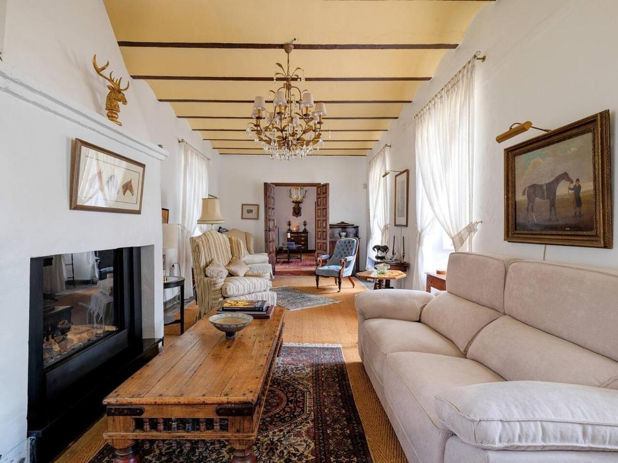 Villa Historical Charming Cortijo Antequera Exclusive *