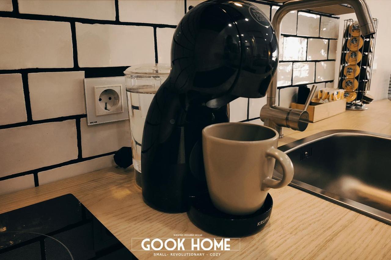 Apartment Gook *