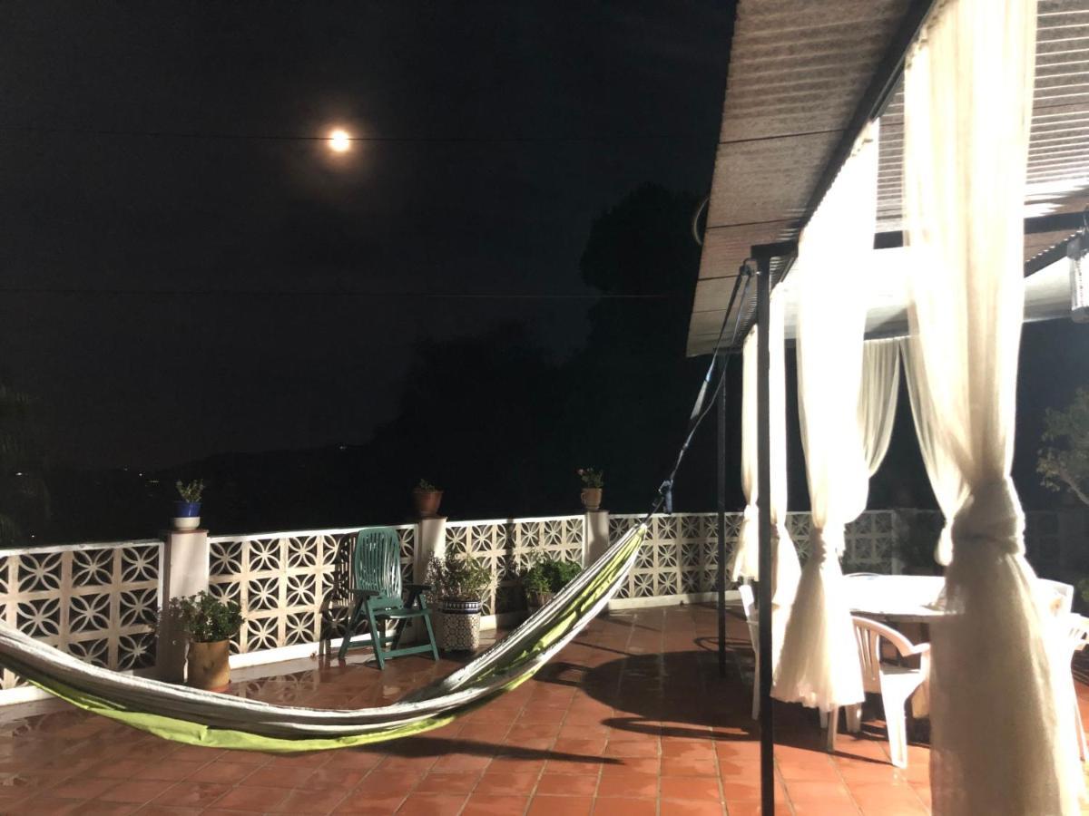 Cristina- Piscina Climatizada