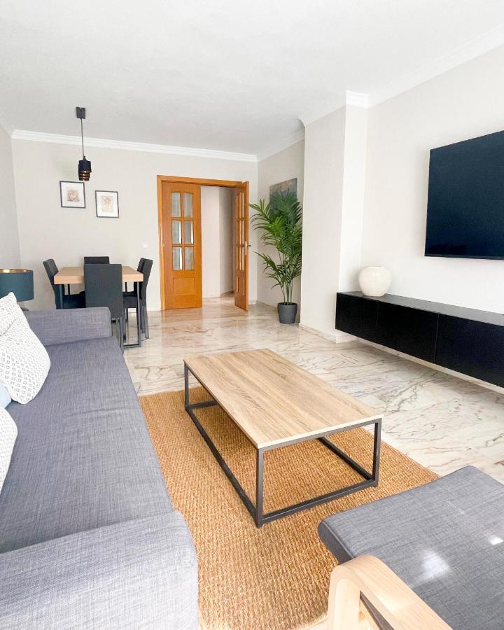 Apartamento Holidays2malaga Tomas De Echeverria 150 Mts To Beach & High Speed Wifi & Parking