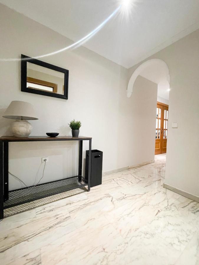 Apartamento Holidays2malaga Tomas De Echeverria 150 Mts To Beach & High Speed Wifi & Parking Málaga