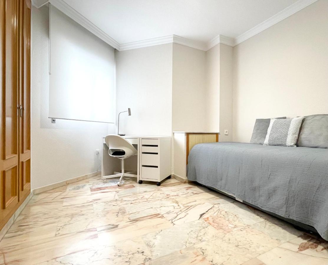 Apartamento Holidays2malaga Tomas De Echeverria 150 Mts To Beach & High Speed Wifi & Parking *