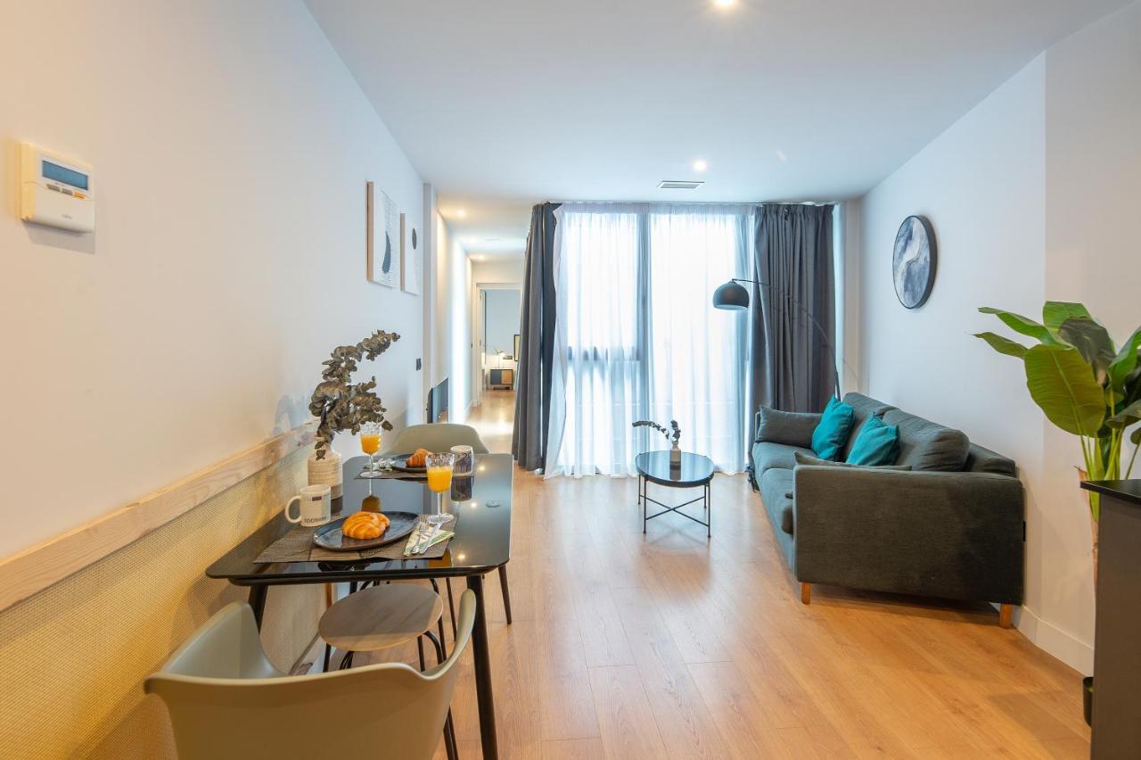 New -shared Pool & Solarium- 1b * Malaga