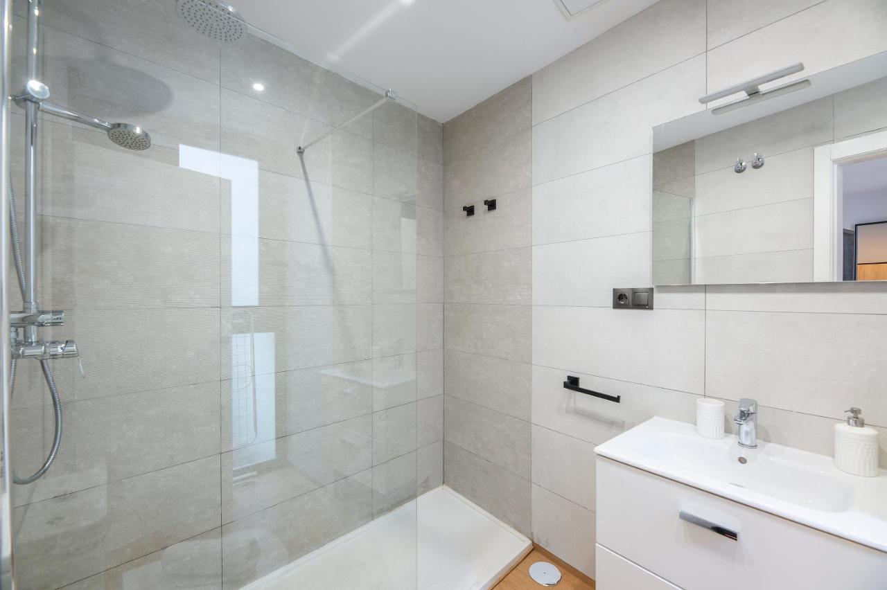 New -shared Pool & Solarium- 1b Apartment