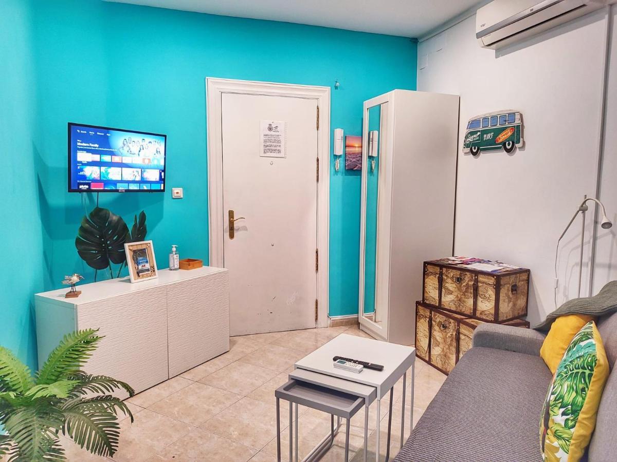Junto A Calle Larios Apartment *