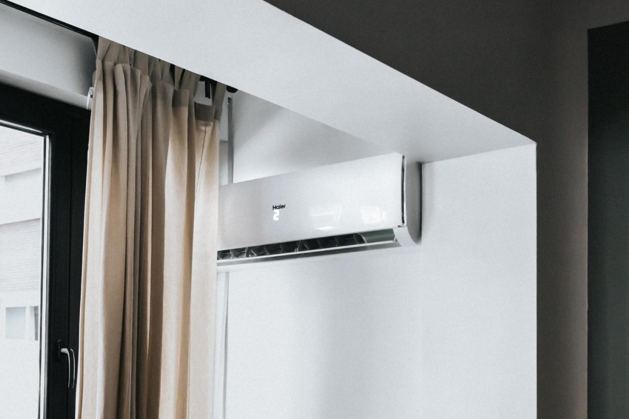 Contemporary Industrial By Rems Apartamento