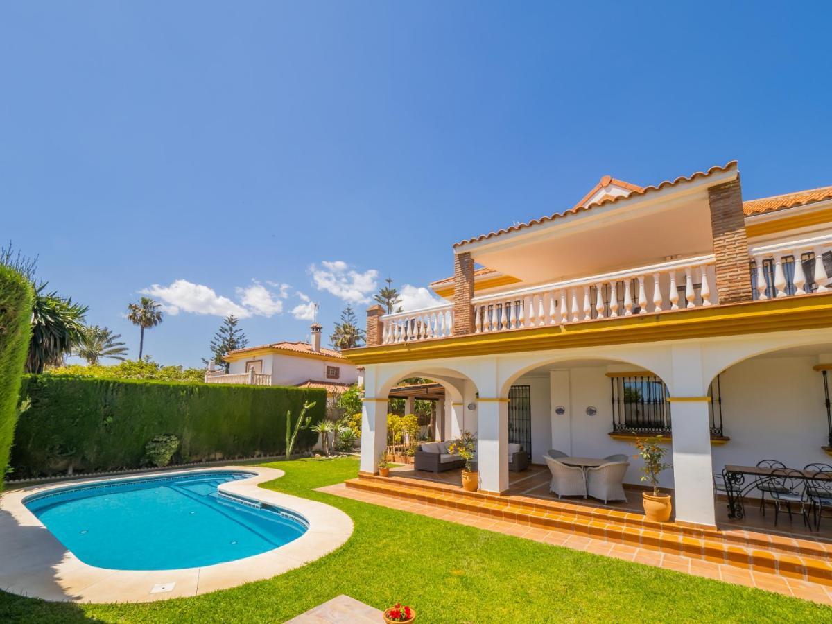 Cubo's Yedra Guadalmar Villa