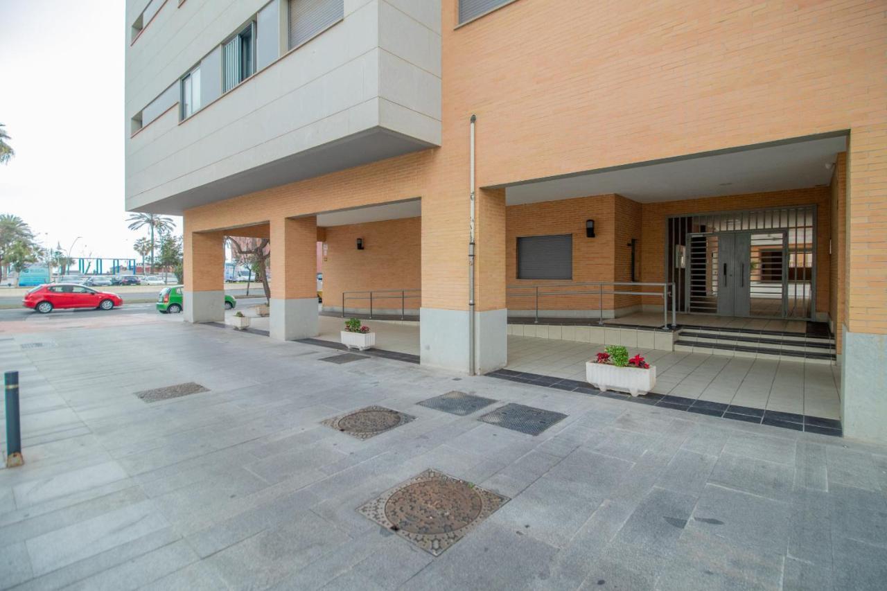 C13 Seaside With Pool And Parking Apartment *