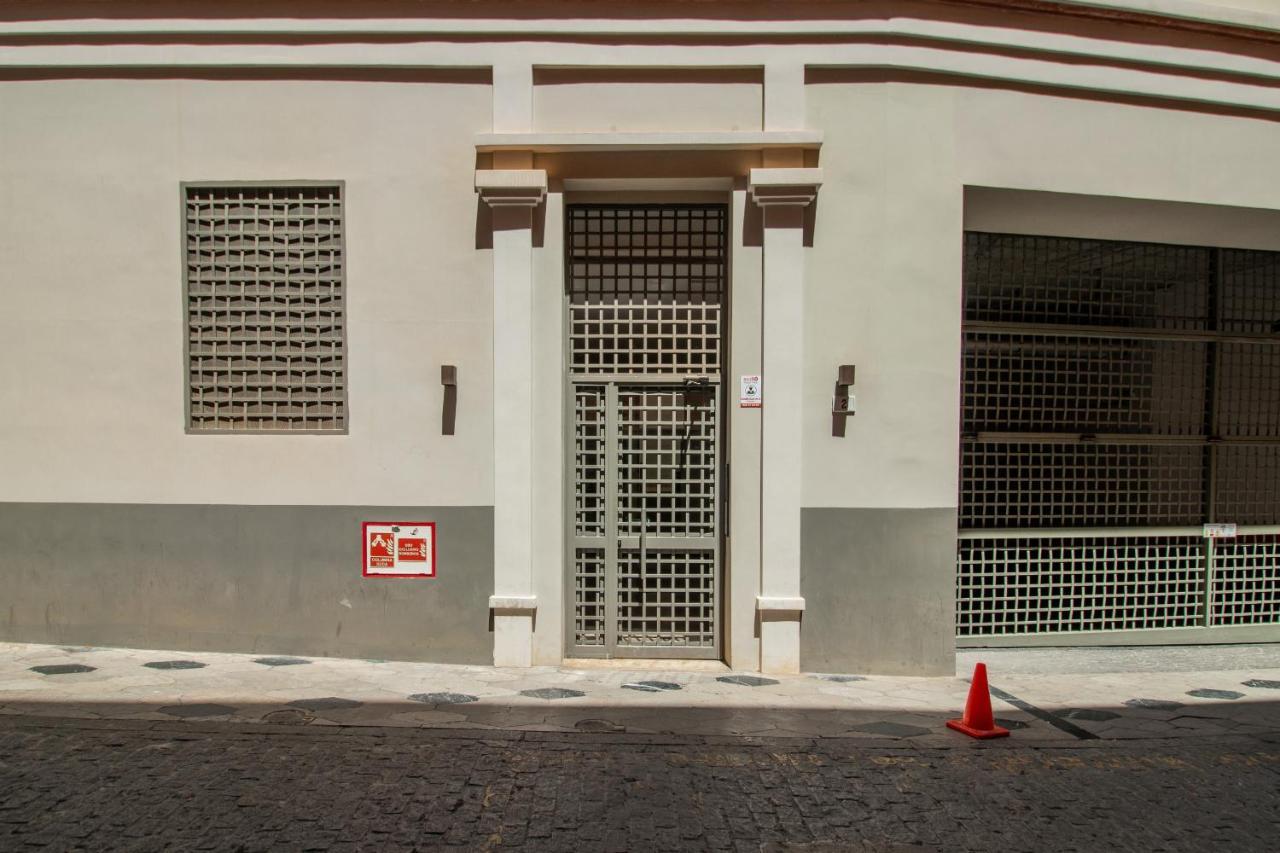 C74 - Marvelous 3 Bedroom In Historical Apartamento