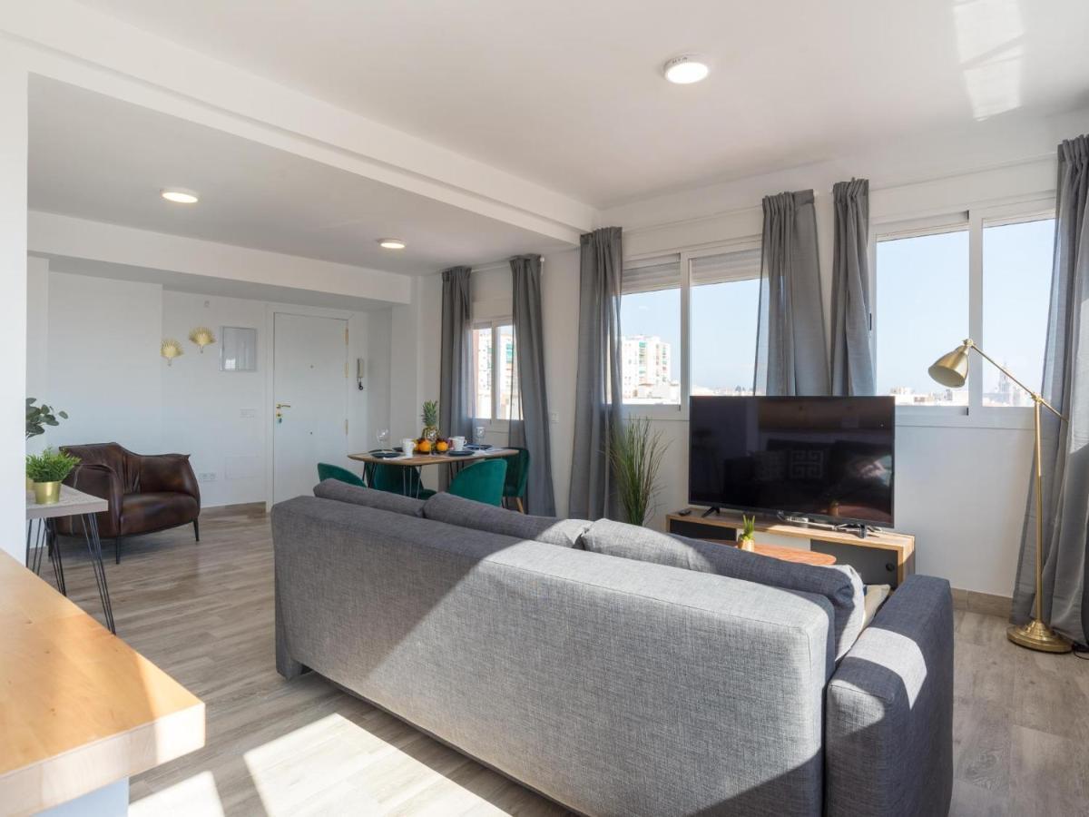 Apartamento Magnifico ático Terraza Con Vistas 2hab Ac Málaga