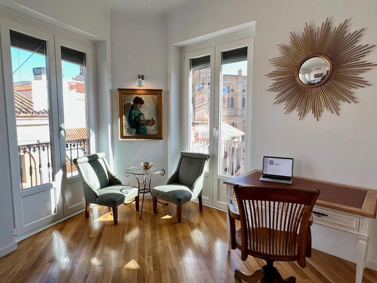 Clocktower Apartamento
