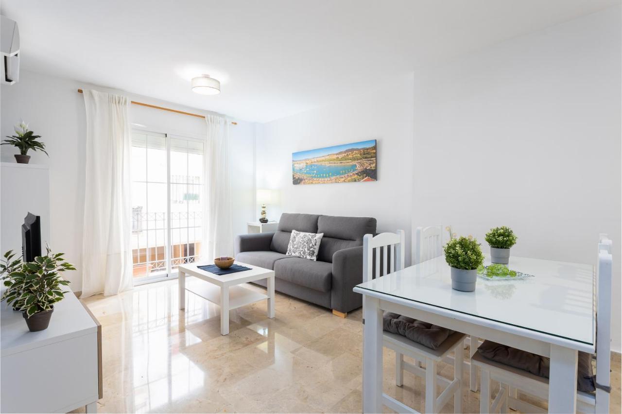 Holidays2malaga Capuchinos French Balconies, Private Parking, Wifi&air Con