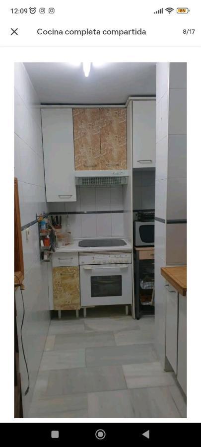 Habitación Privada, Apartamento Centro Cerca De La Playa Habitación en casa particular Málaga