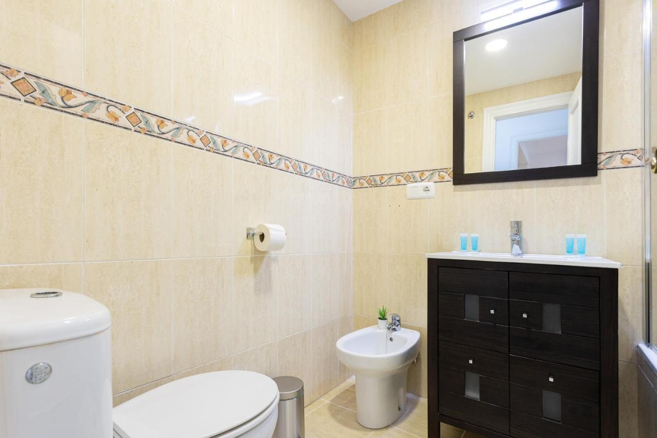 Holidays2malaga Capuchinos French Balconies, Private Parking, Wifi&air Con Apartamento *