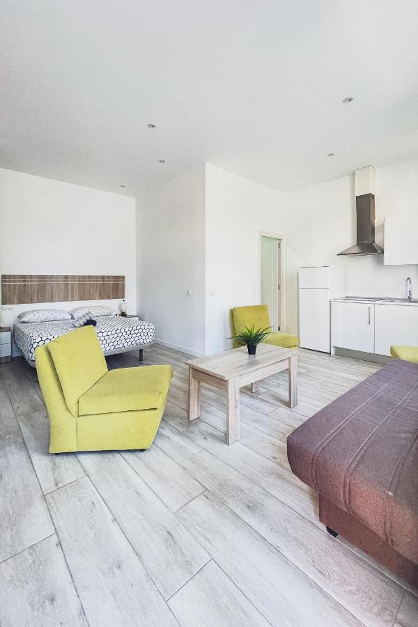 Apartamento Velarde Center 3 *