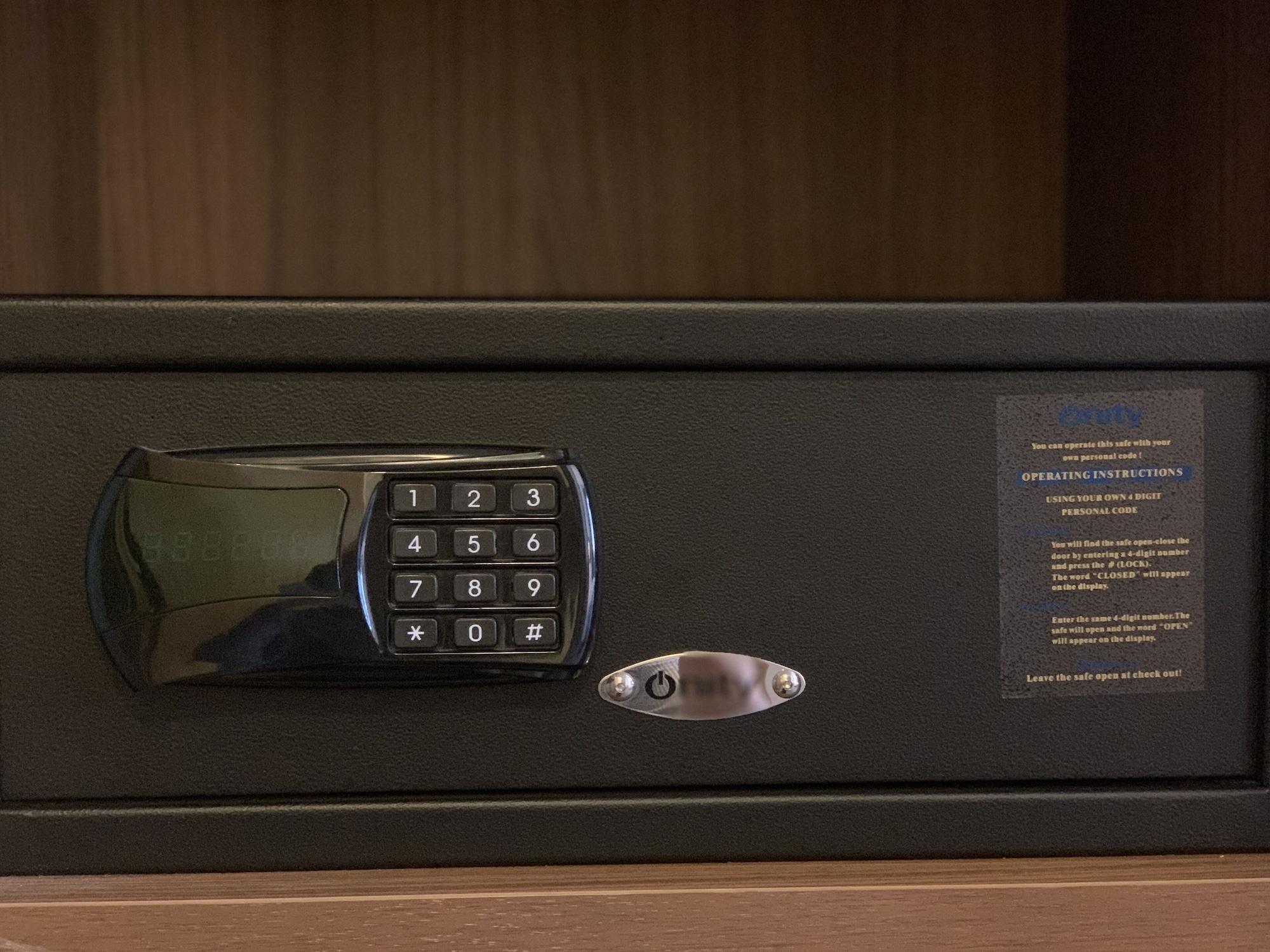 Hilton Garden 4*