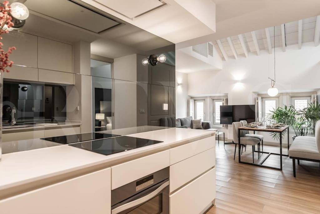 Apartamento Penthouse With Rooftop In The Heart Of By Rems *