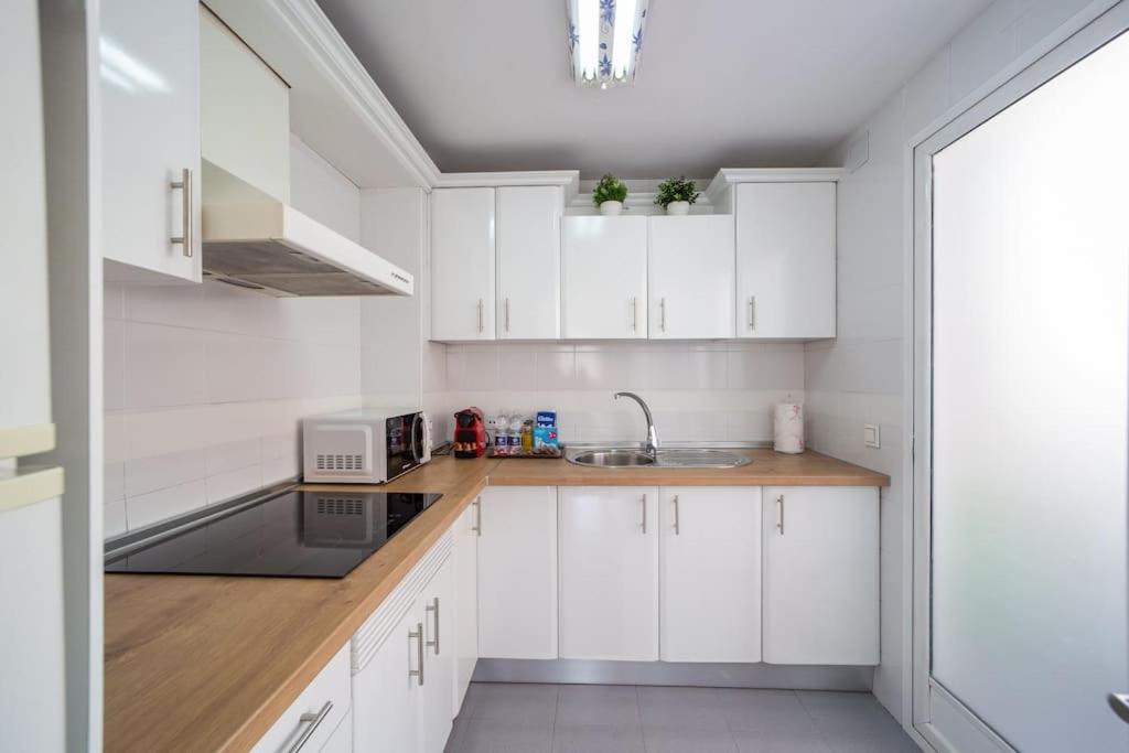 And Beautiful - Free Parking Apartment Malaga