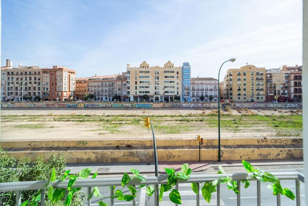 And Beautiful - Free Parking * Malaga
