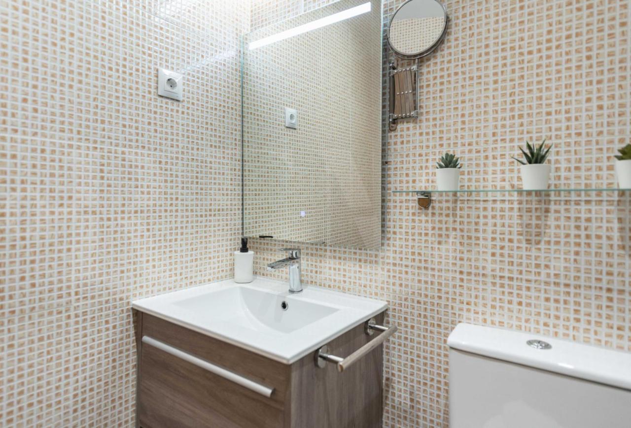Apartamento Lovely Duplex With Private Parking Near Center By Rems Málaga