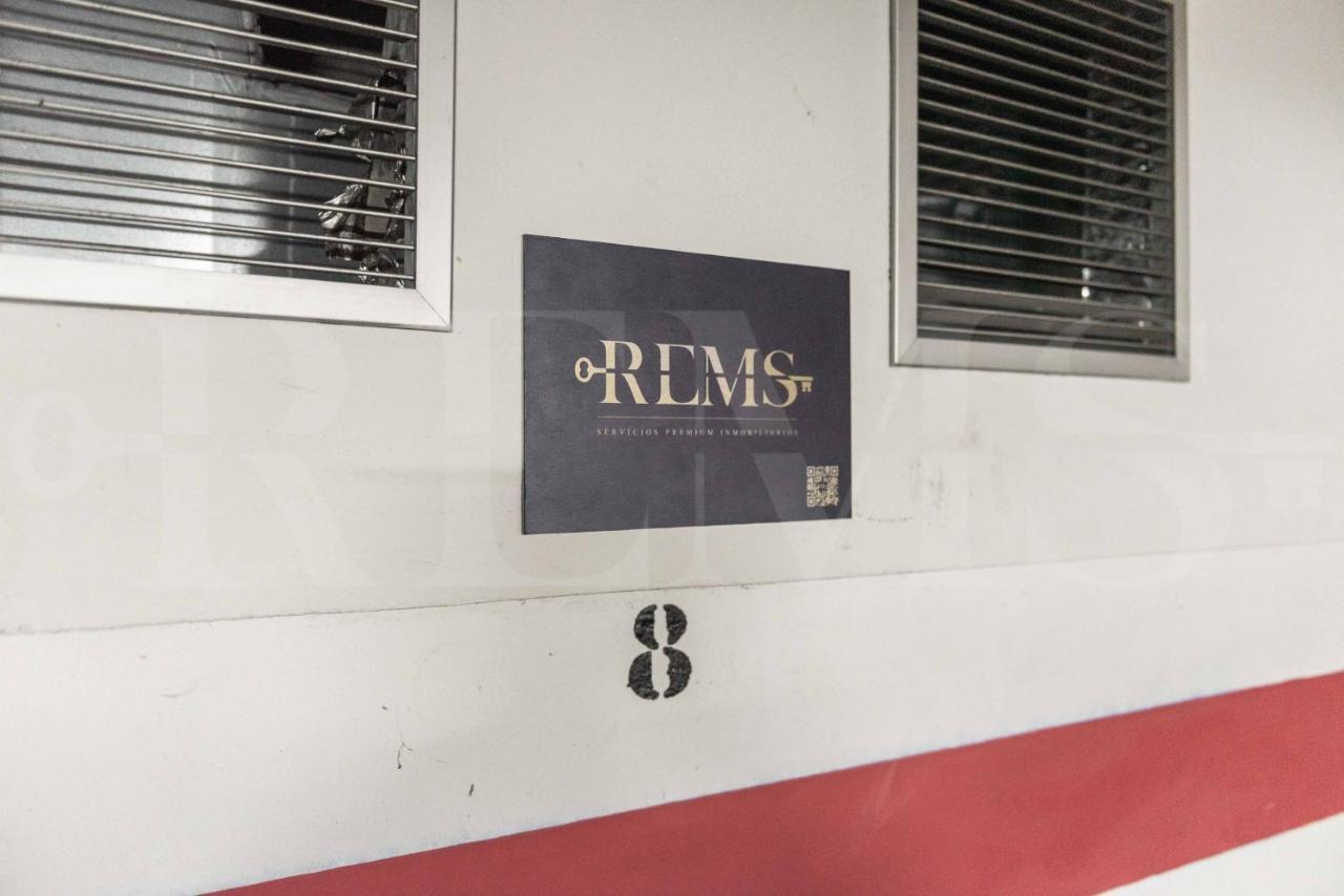 Lovely Duplex With Private Parking Near Center By Rems Apartamento