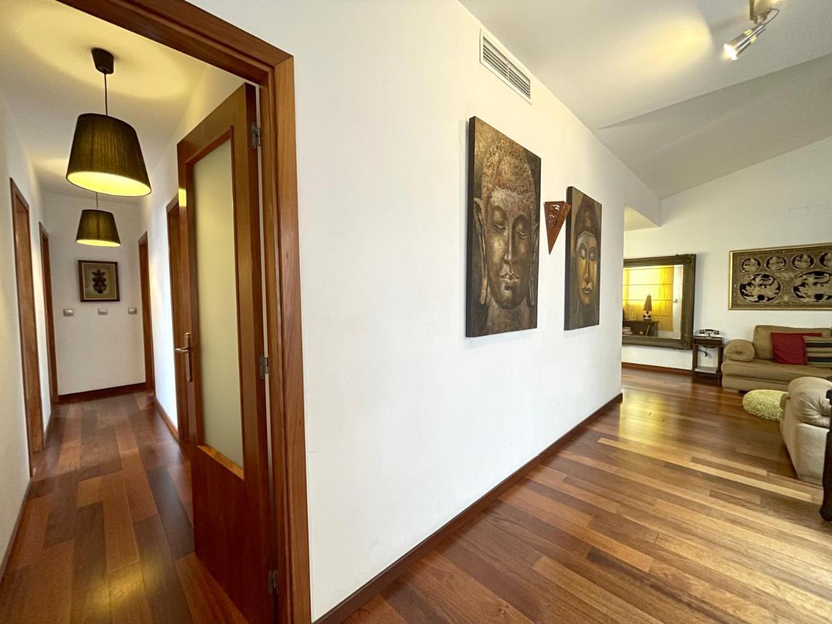 Atico En Plaza De La Constitucion 3 Bedrooms *