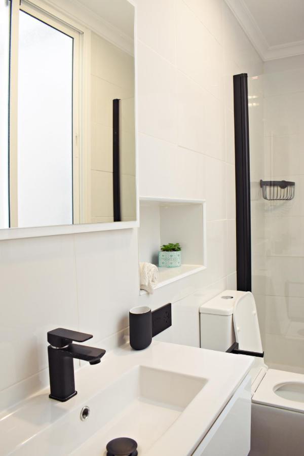 Apartamento Antares Edificio Centrico De 1800 Málaga