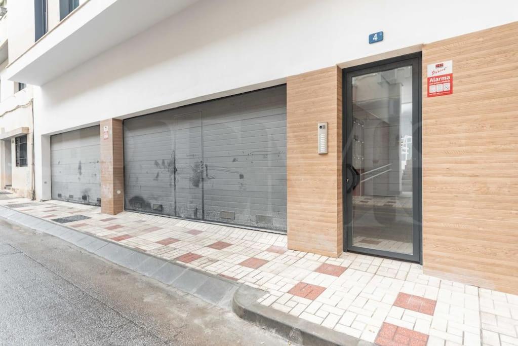 Modern With Patio & Parking By Rems Malaga