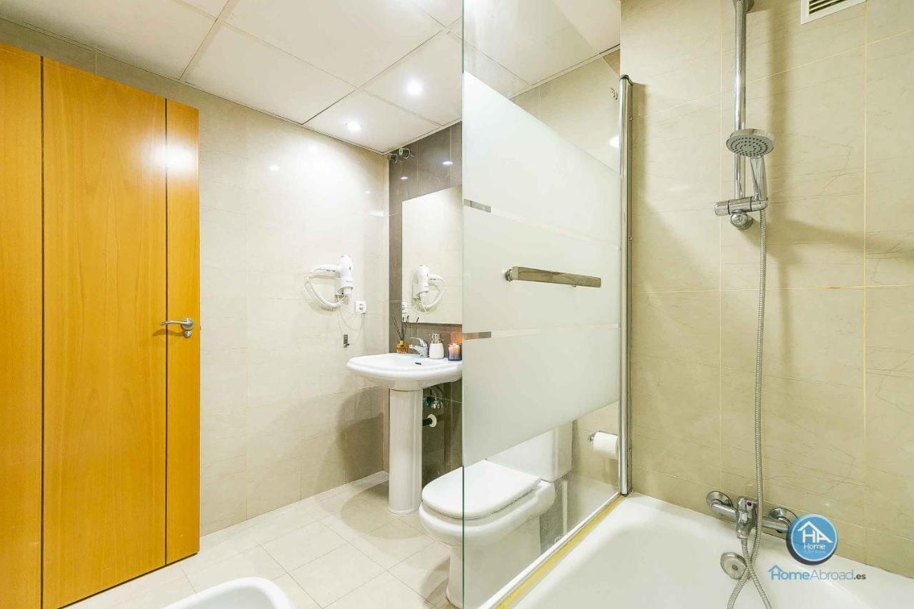 Apartamento Bajo Urbano Boutique En Carlos Haya Con Terraza Y Parking Málaga