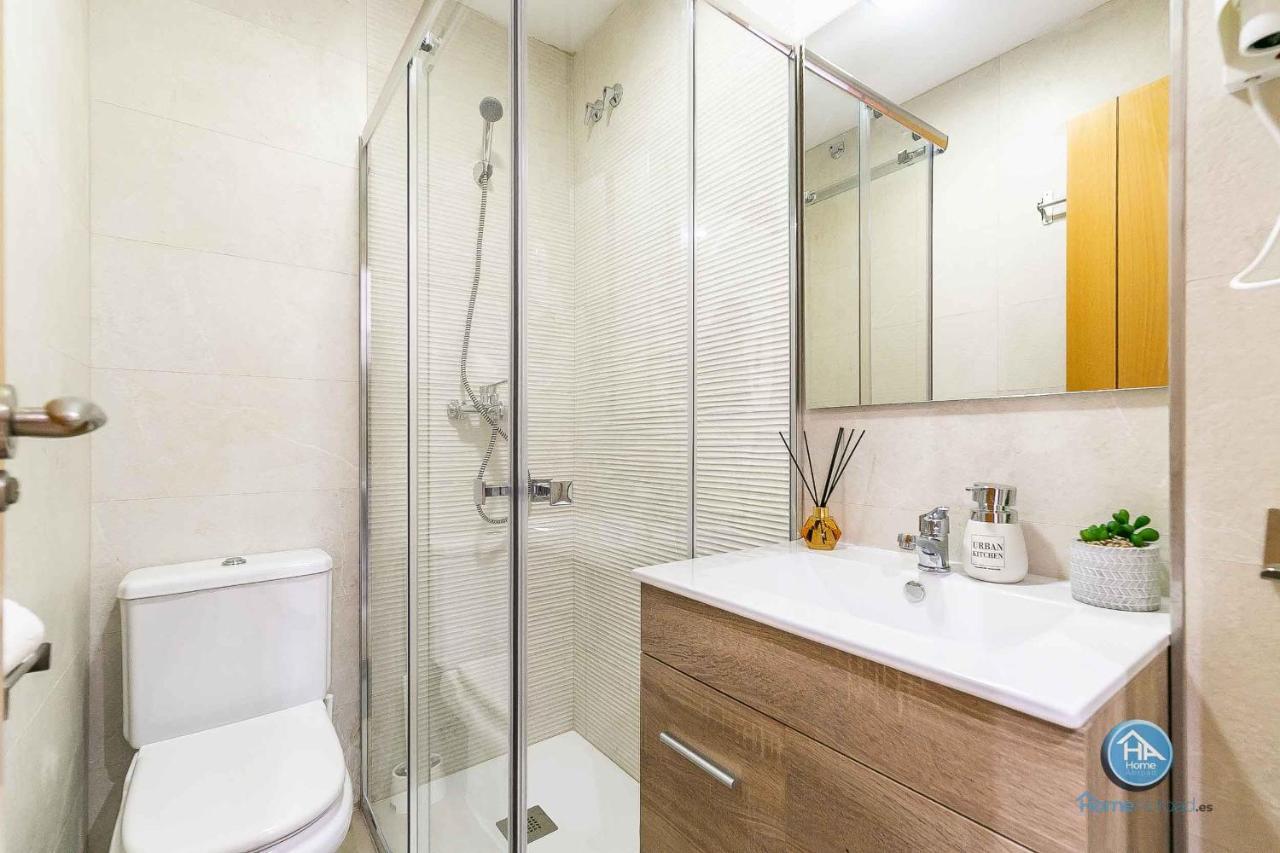 Apartamento Bajo Urbano Boutique En Carlos Haya Con Terraza Y Parking Málaga