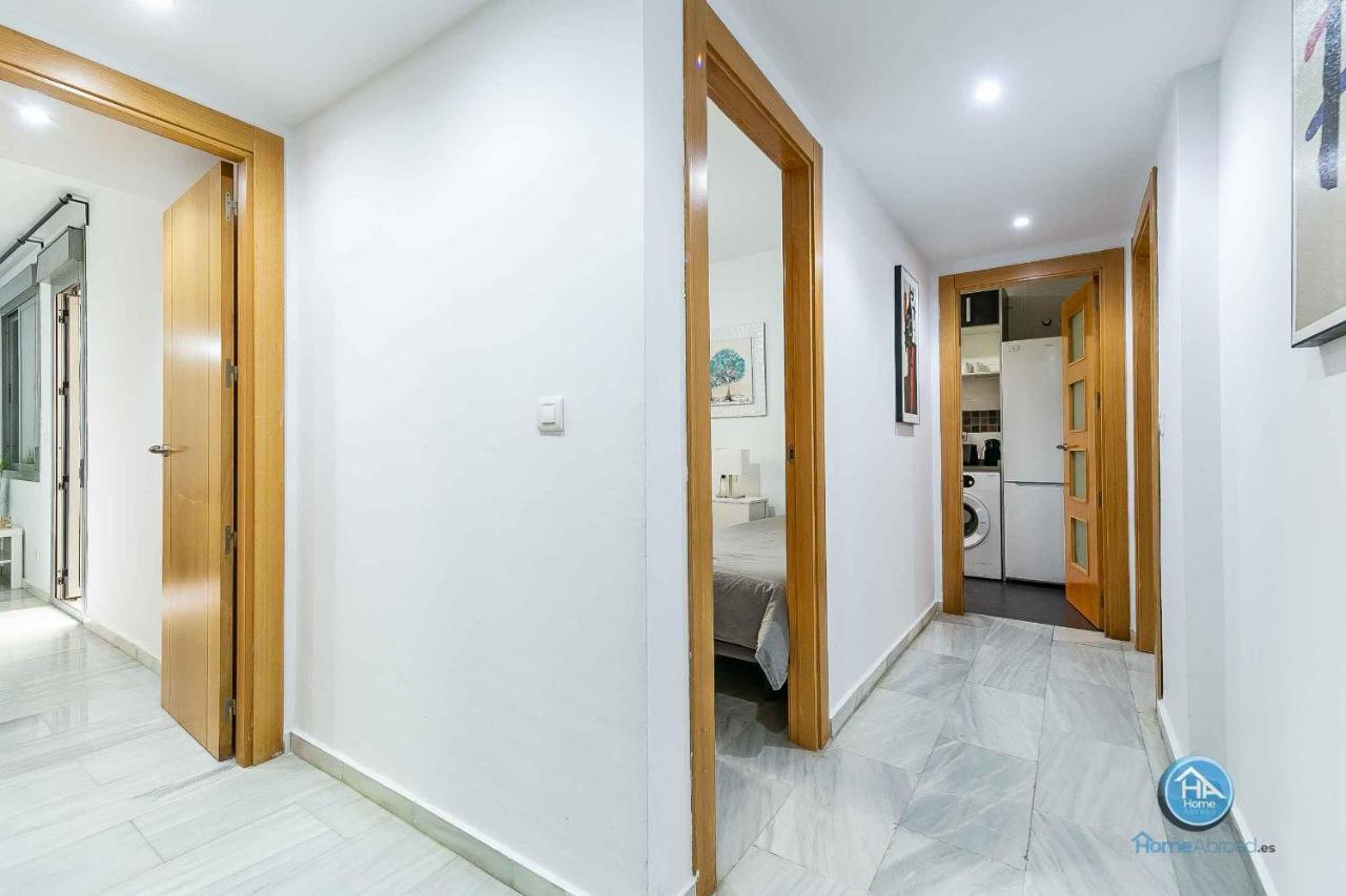 Apartamento Bajo Urbano Boutique En Carlos Haya Con Terraza Y Parking *