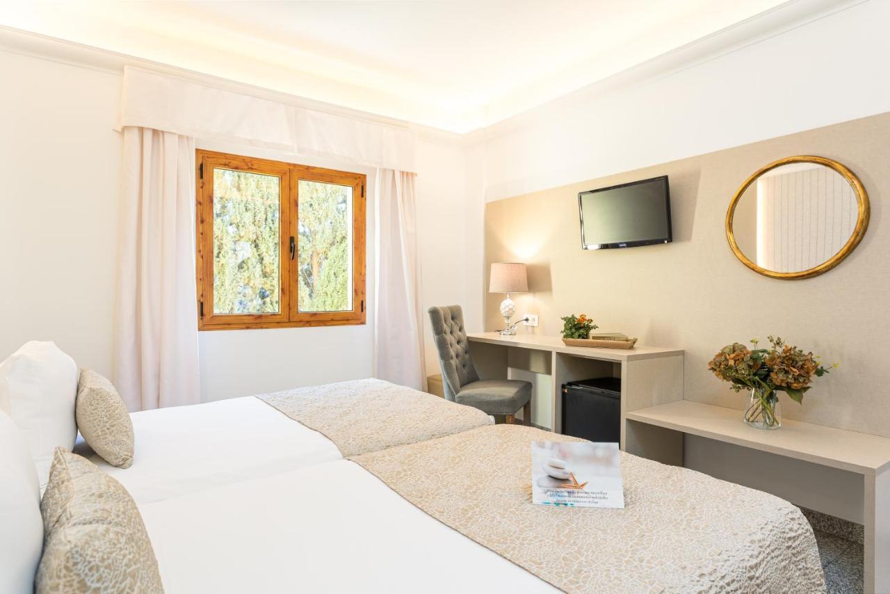 Hotel Plaza Del Castillo 4*