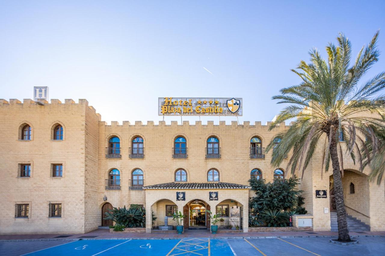 Hotel Plaza Del Castillo 4*