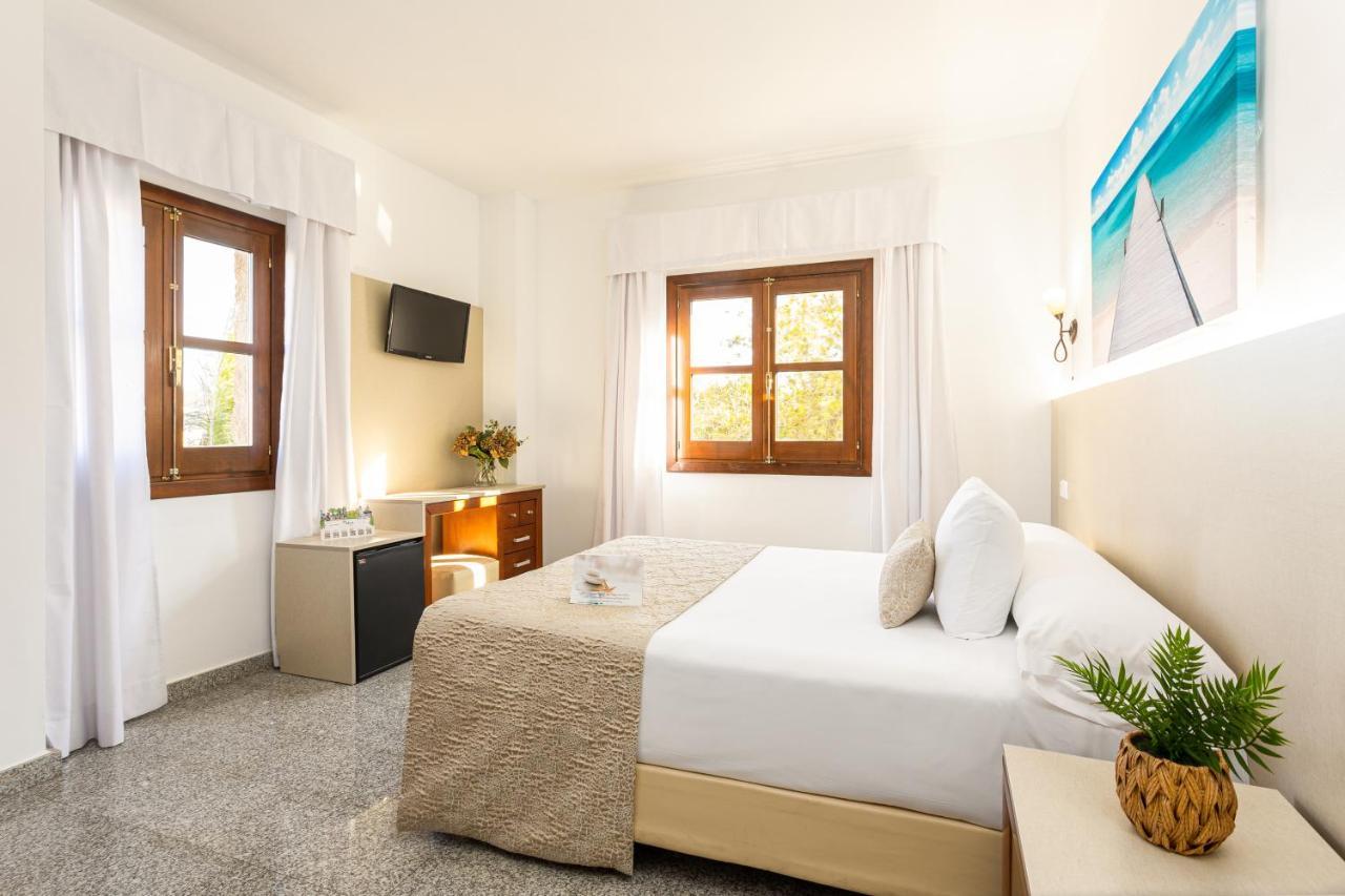 Hotel Plaza Del Castillo 4*