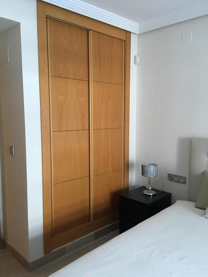 Apartamento Piso Frente Al Mar Primera Linea De Playa En Con Parking Gratuito *