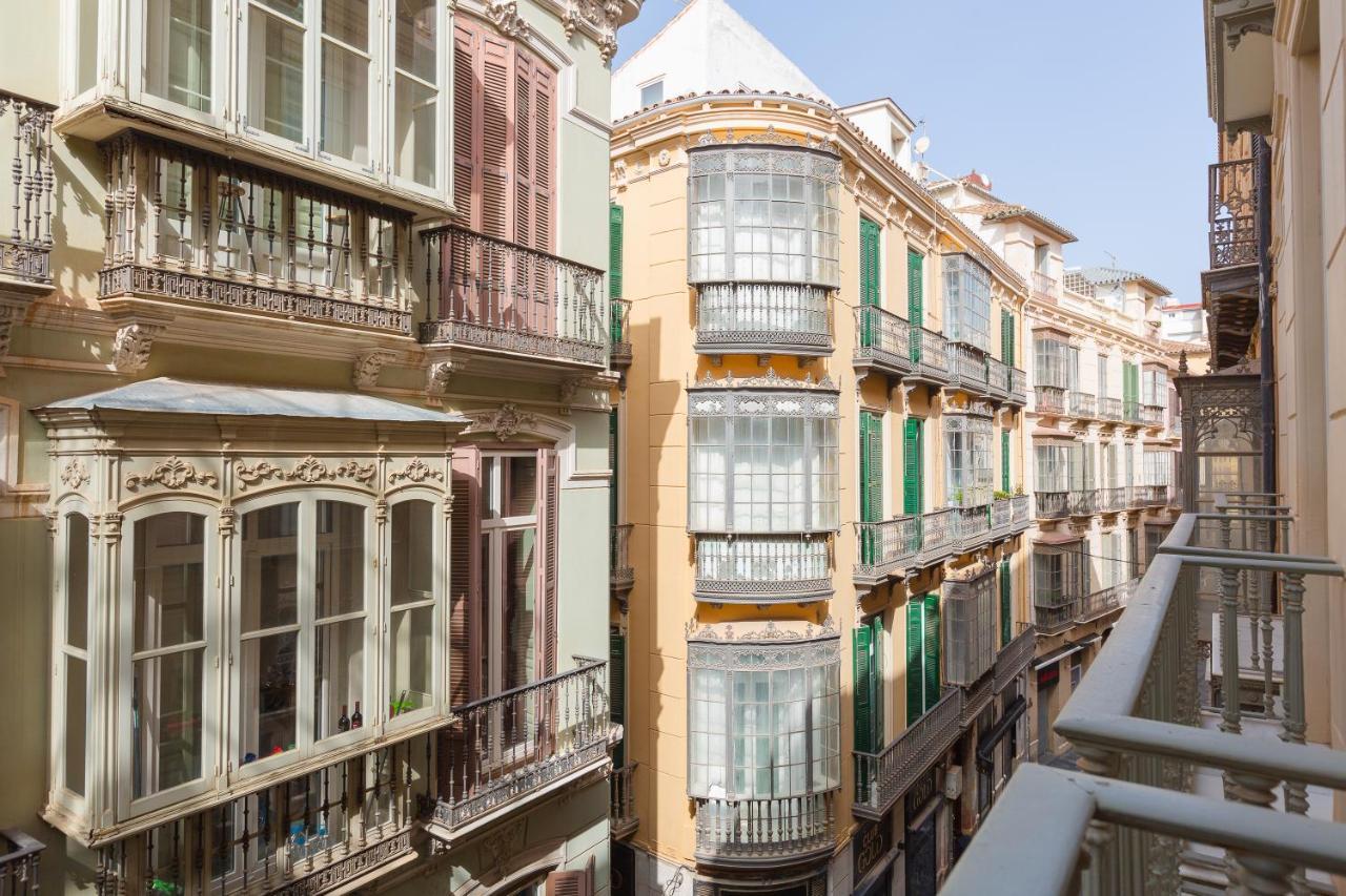 Apartamento Balcones De Larios: Beautiful Balconies Next To Plaza De La Constitucion Málaga