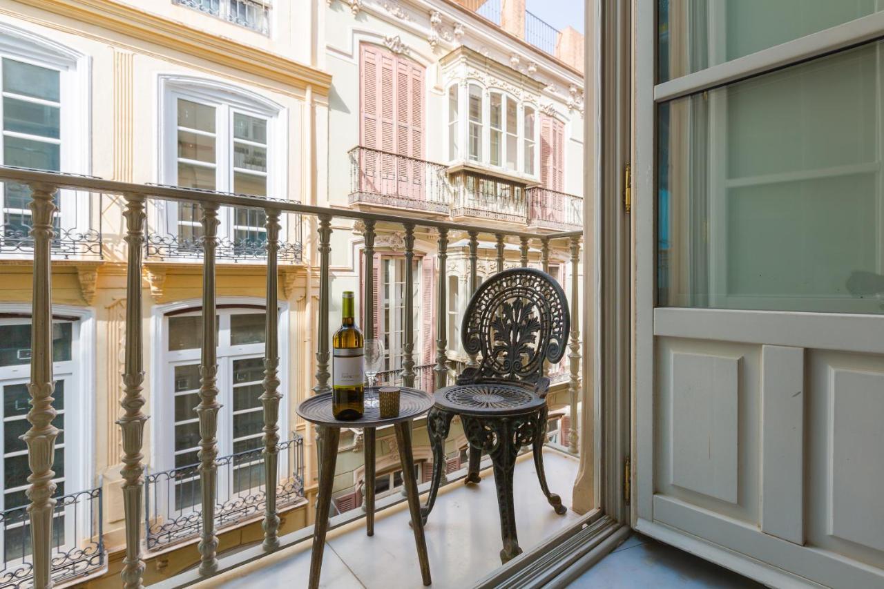 Balcones De Larios: Beautiful Balconies Next To Plaza De La Constitucion Málaga